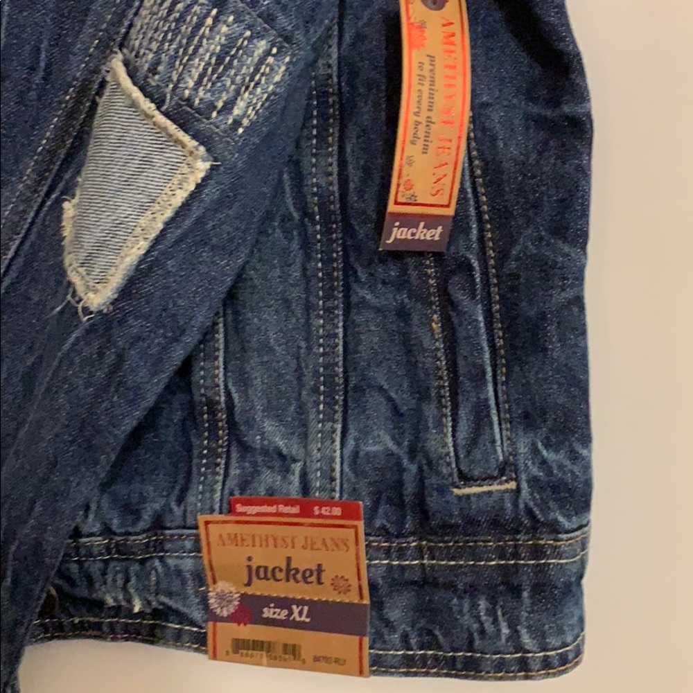 Jean jacket - Picture 2 of 5